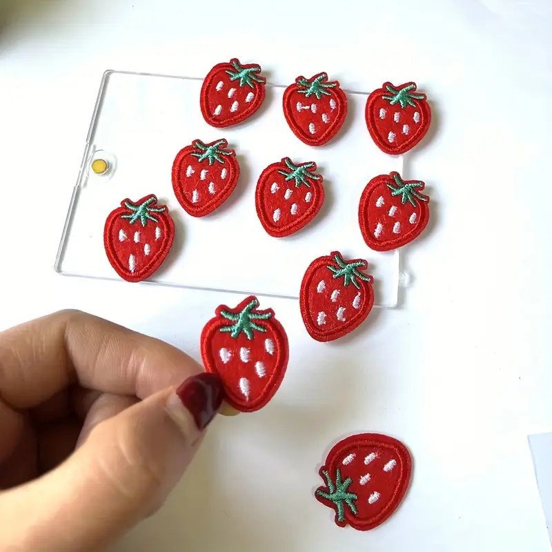 The Strawberry-Red Collection - Thumbnail 3